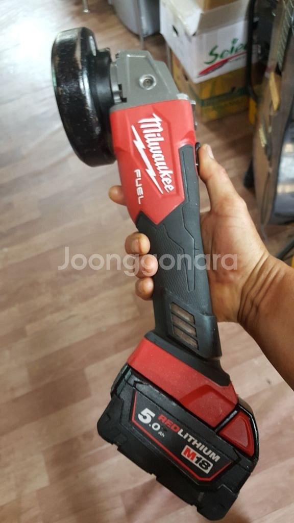 밀워키충전그라인더 M18 FSAG 100X 배터리포함--6
