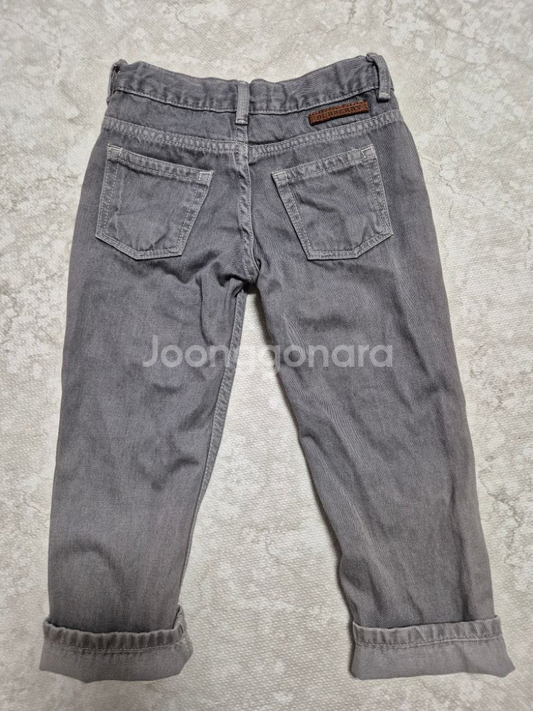 정품 버버리키즈 2y 92cm 청바지 판매합니다--2