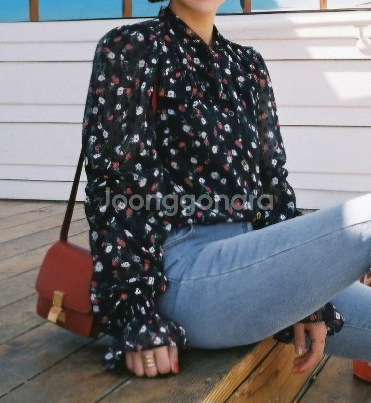 (택포)임블리 도트속에 플라워 블라우스--2