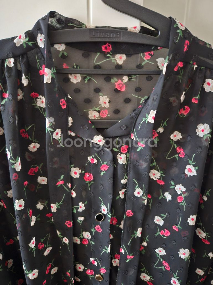 (택포)임블리 도트속에 플라워 블라우스--5