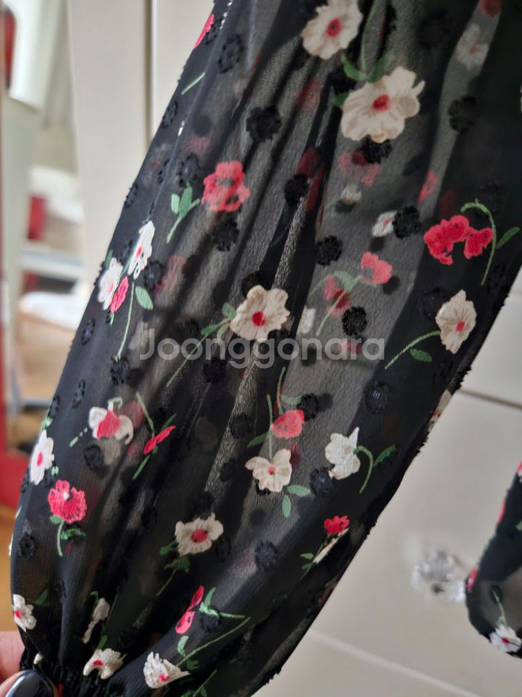 (택포)임블리 도트속에 플라워 블라우스--7