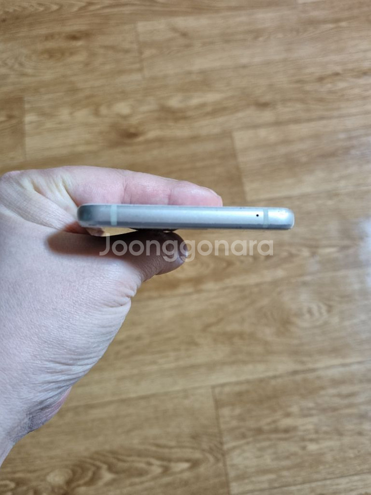 갤럭시A710 화이트--5