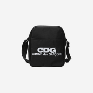 CDG 숄더크로스백 블랙 새상품 팝니다