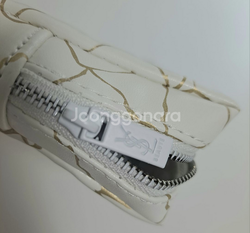 새제품 SAINT LAURENT 입생로랑 홀리데이파우치--5