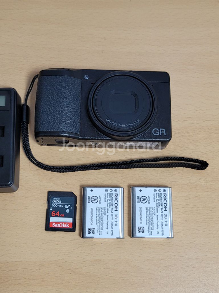 리코 GR3 블랙 + SD 64gr + 배터리 2개--1
