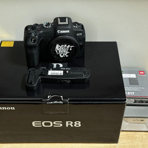 캐논 eos r8 + 익스텐션그립 팝니다