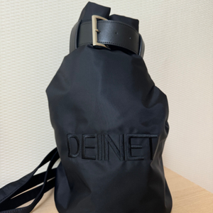 다이닛 가방 / DEINET LOGO BUCKET BA