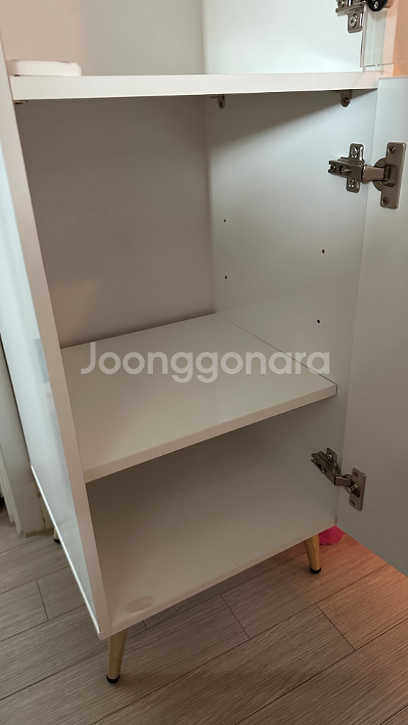 로빈우드 400 장식장 팝니다.--3