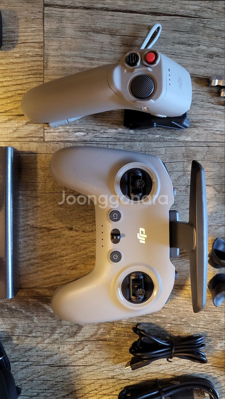 Dji fpv 드론 팝니다(배터리 4개)--8