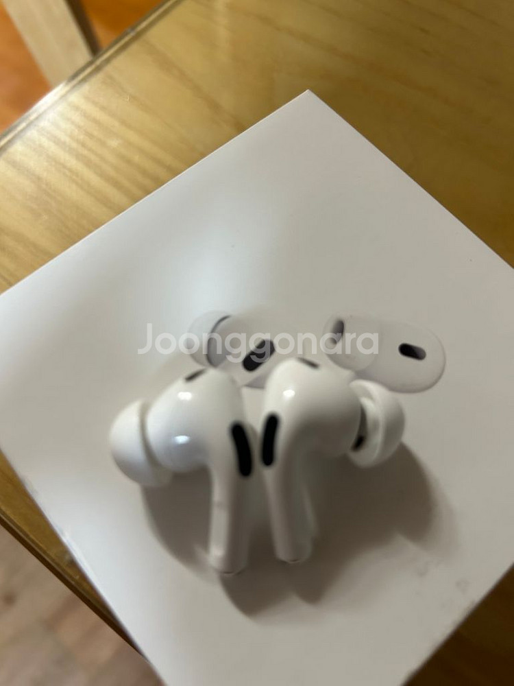 에어팟프로2 팝니다(직거래)--1