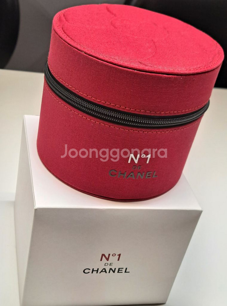 새제품 CHANEL 까멜 N1 원형 파우치(레드)--2