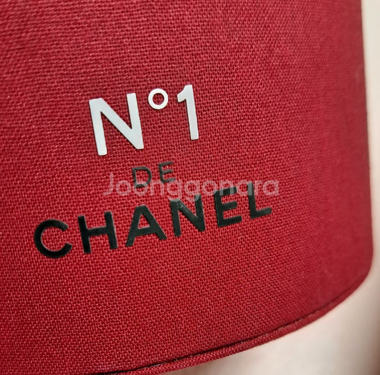 새제품 CHANEL 까멜 N1 원형 파우치(레드)--6