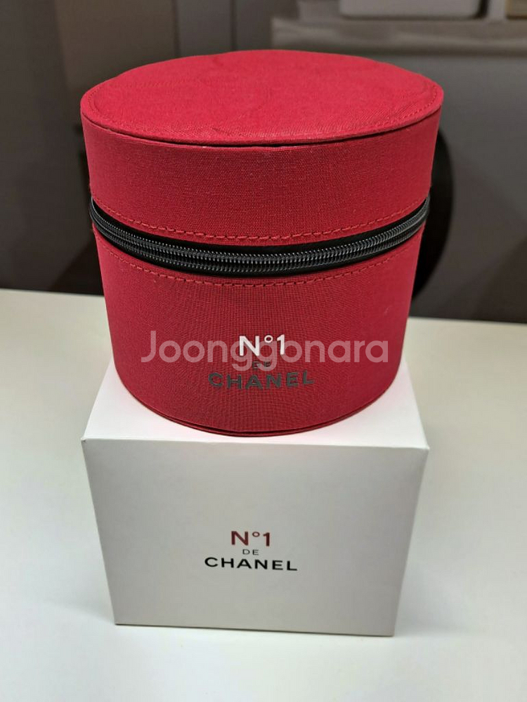 새제품 CHANEL 까멜 N1 원형 파우치(레드)--8