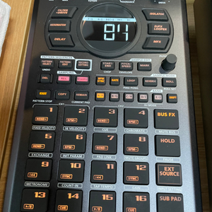 roland sp 404 mk2 팝니다.