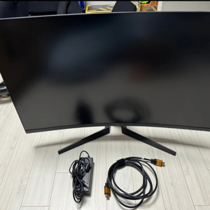 레안텍 32인치 커브드 165hz 게이임 모니터 팝니다