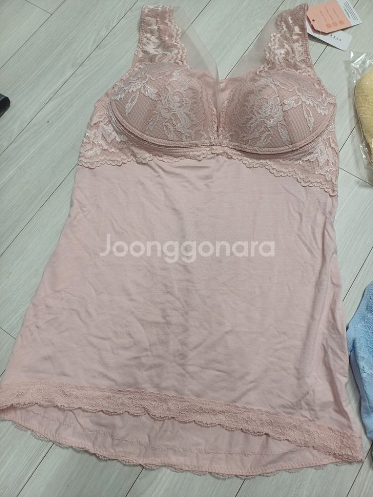 여성 보정 브라팬티 세트 105지만 100싸이가 맞음--2