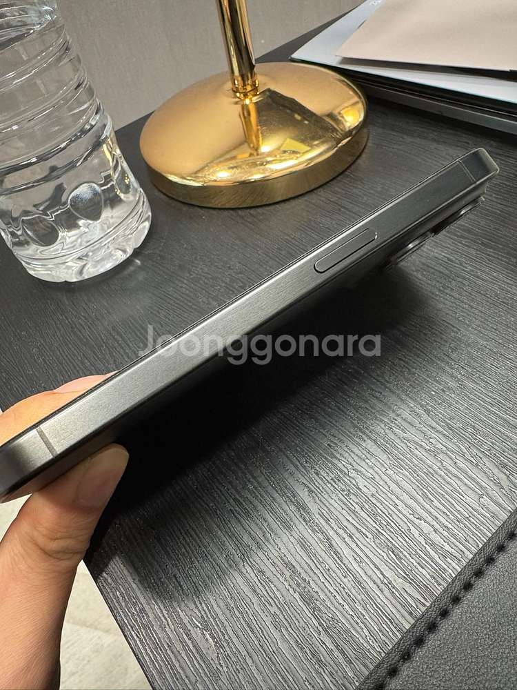 아이폰 15pro 256기가 블랙 새상품급 팝니다--3