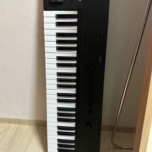 KOMPLETE KONTROL A49 박스풀