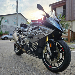 BMWS1000RR pro모델 17년식 판매합니다.