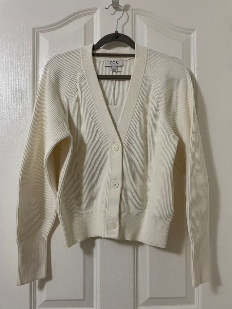 (새상품) 코스 리브드 니트가디건 더스티화이트 xs--2