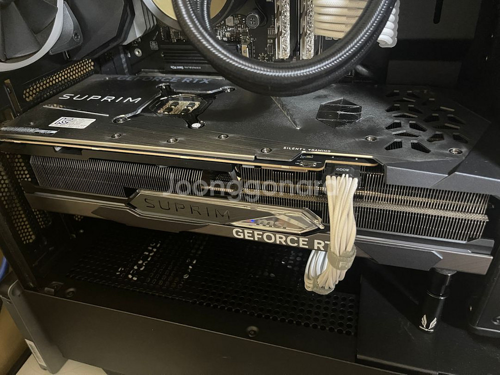 rtx4090 msi 슈프림--0