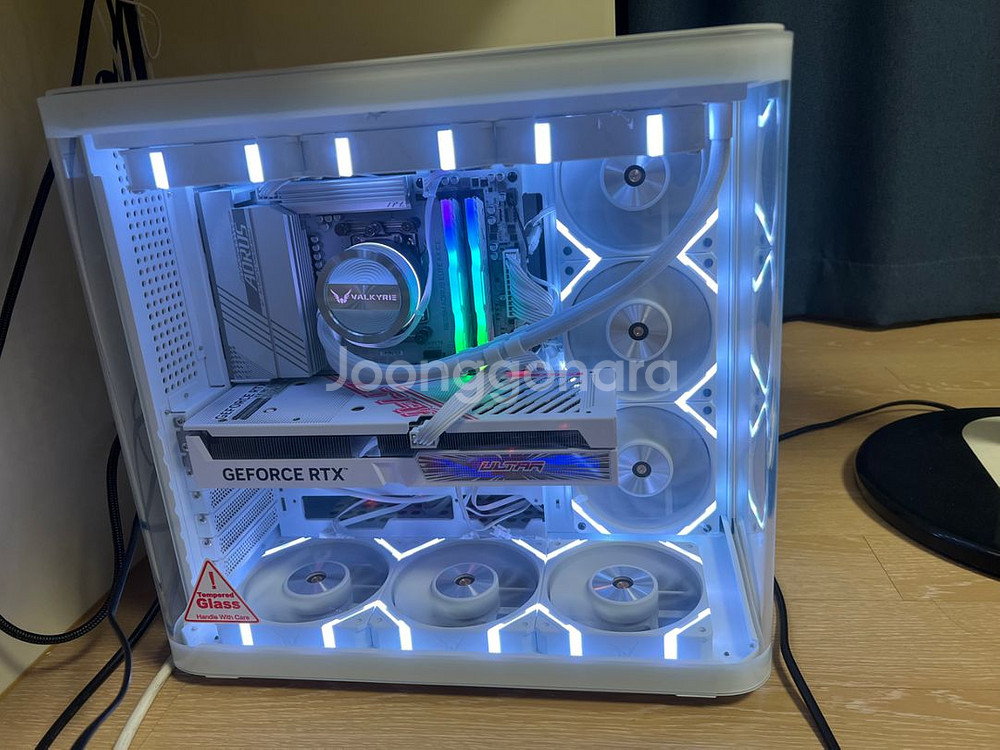 급처7800x3D 4070 발키리GL360 고사양--2