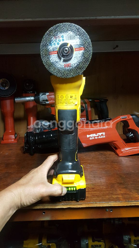 디월트충전그라인더DCG405배터리포함.5인치그라인더--1