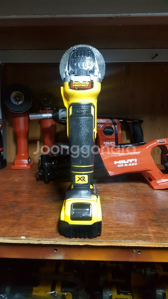 디월트충전그라인더DCG405배터리포함.5인치그라인더--3