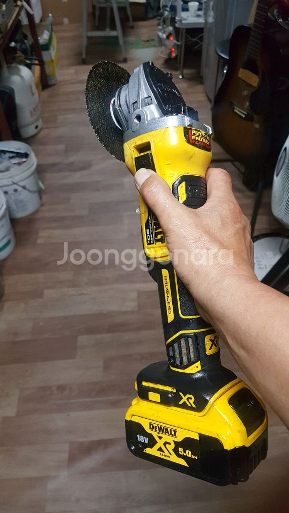 디월트충전그라인더DCG405배터리포함.5인치그라인더--6