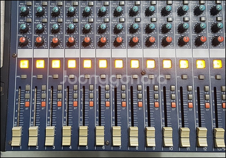 야마하 MG206C 중고 음향 믹서--3