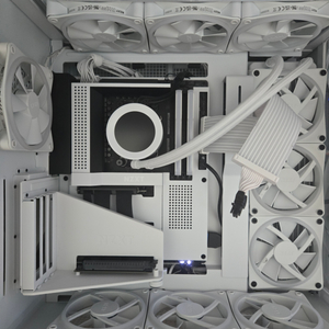 Nzxt vertical GPU 수직키트 3개 팝니다