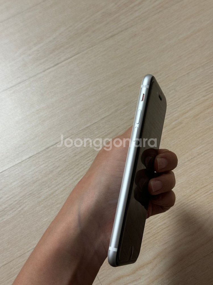 아이폰se2화이트 128G 배터리성능100% 기스X--5