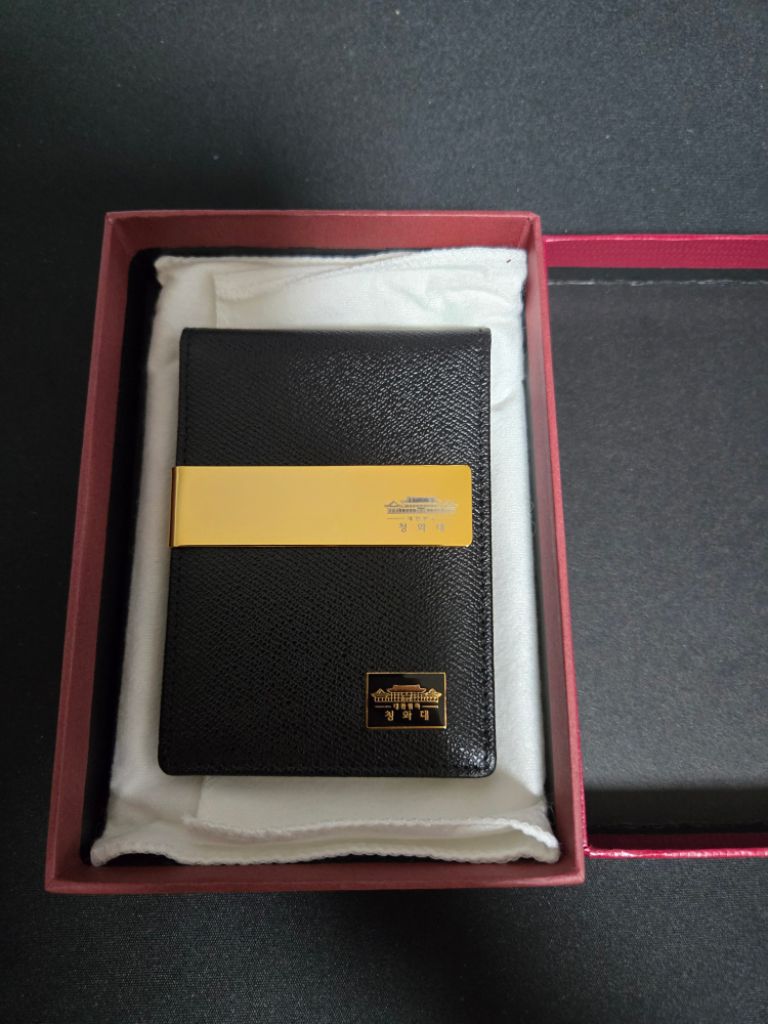 청와대 24K GOLD PLT 지갑(미사용) | 중고나라 - 안심되는 중고거래, image size:768x1024