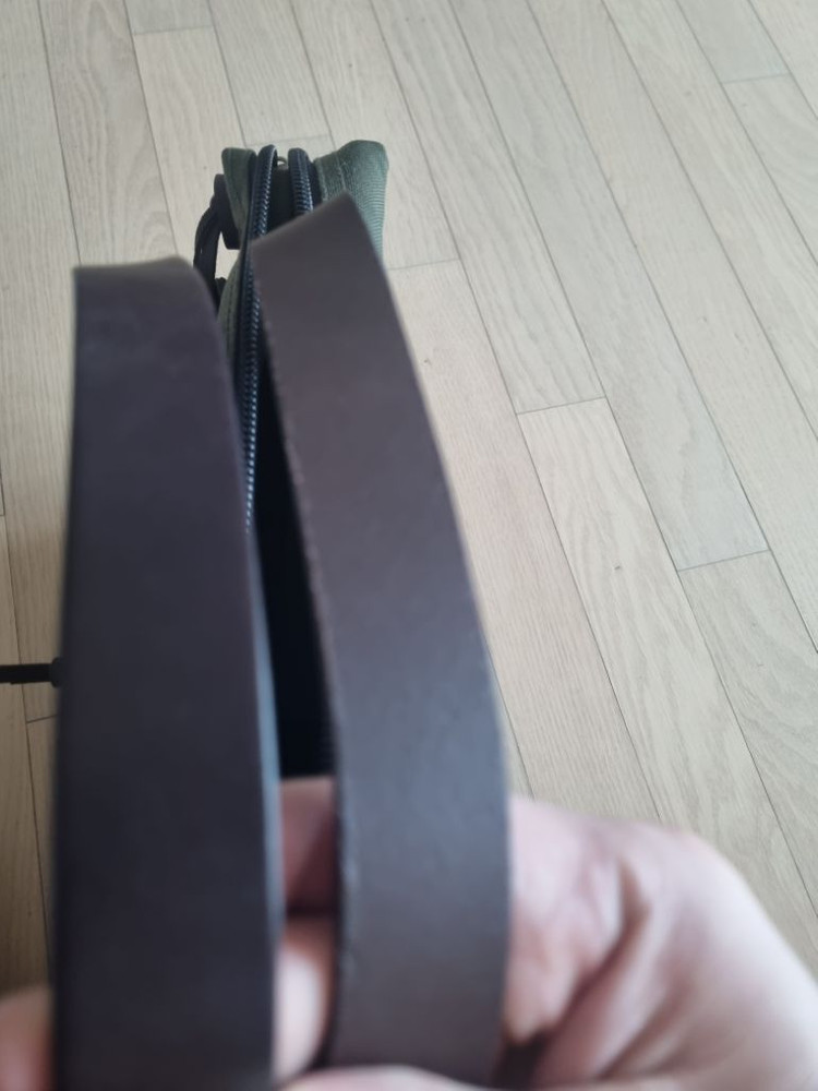 필슨 878 드라이든 브리프케이스 오터그린 이미지