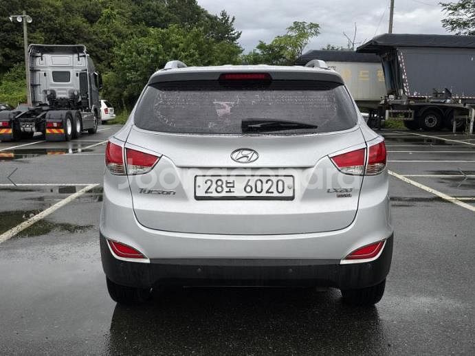 @11년식 투싼 ix 디젤 R20 2WD LX20 럭--3