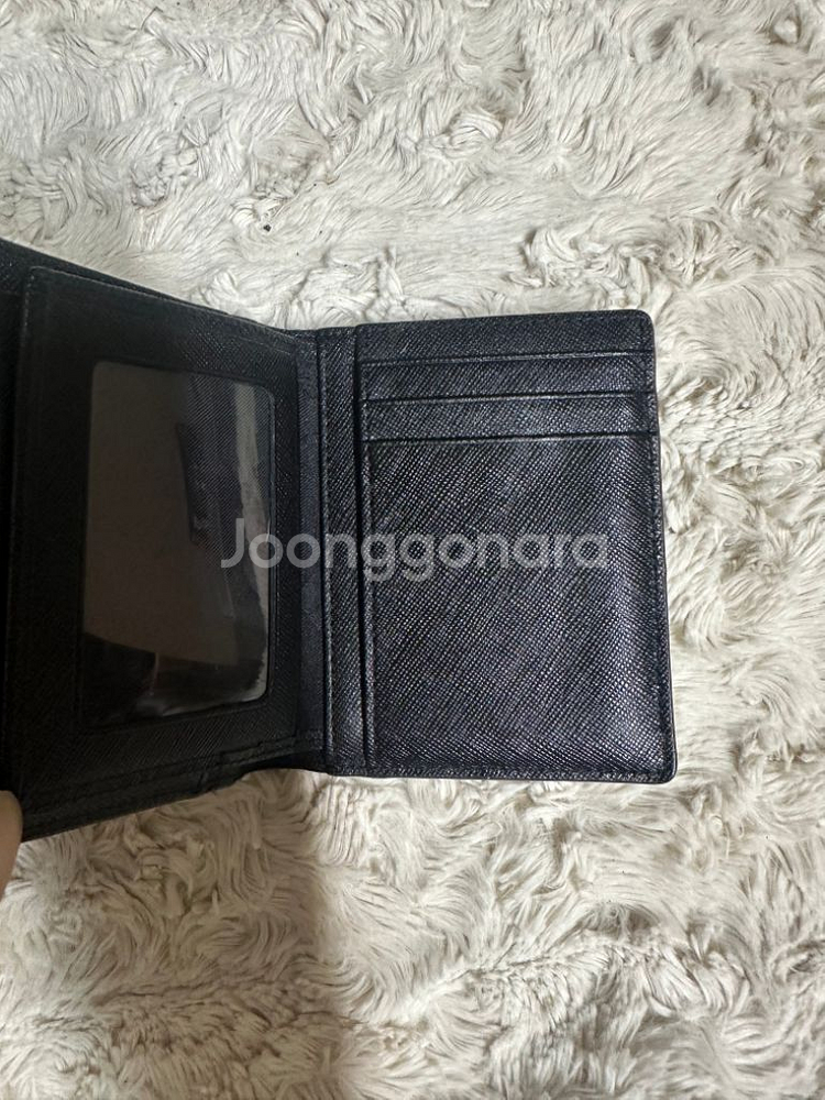 컨디션 좋은 엠씨엠 정품 반지갑 판매합니다.--4