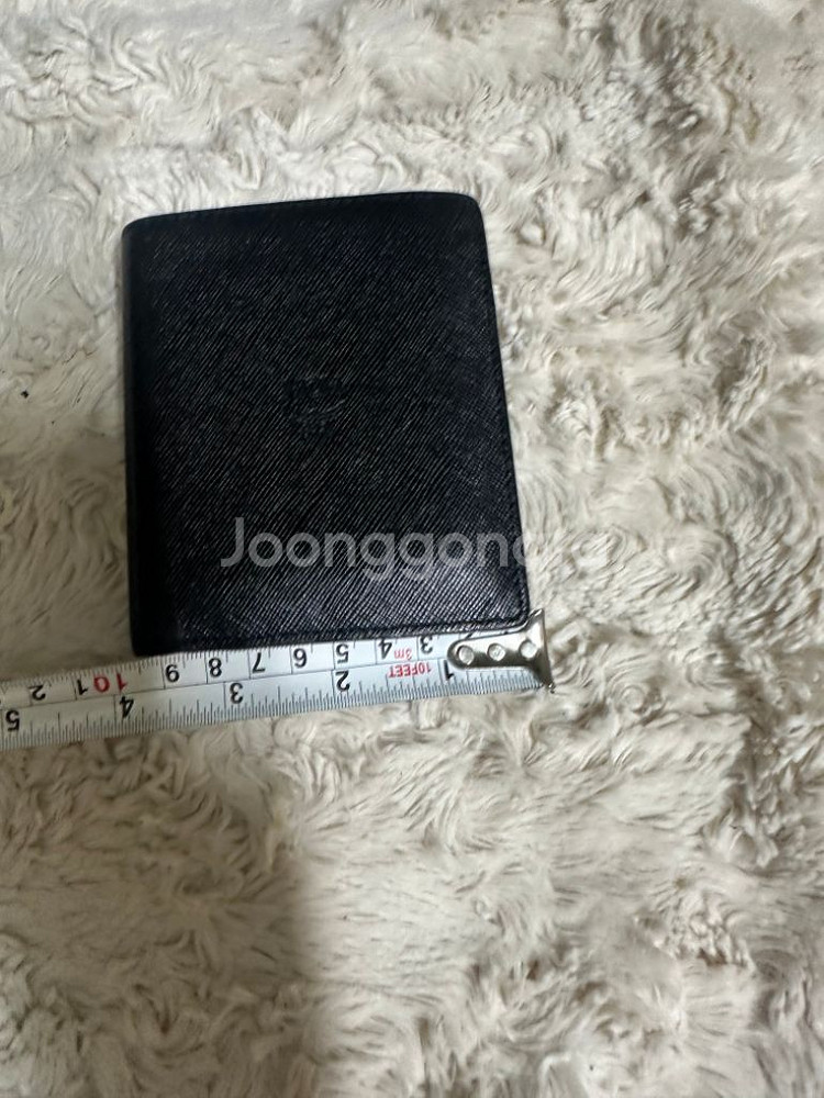 컨디션 좋은 엠씨엠 정품 반지갑 판매합니다.--8