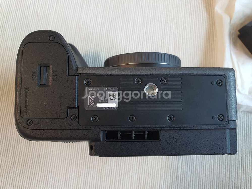 FX30 / SELP18105G--3