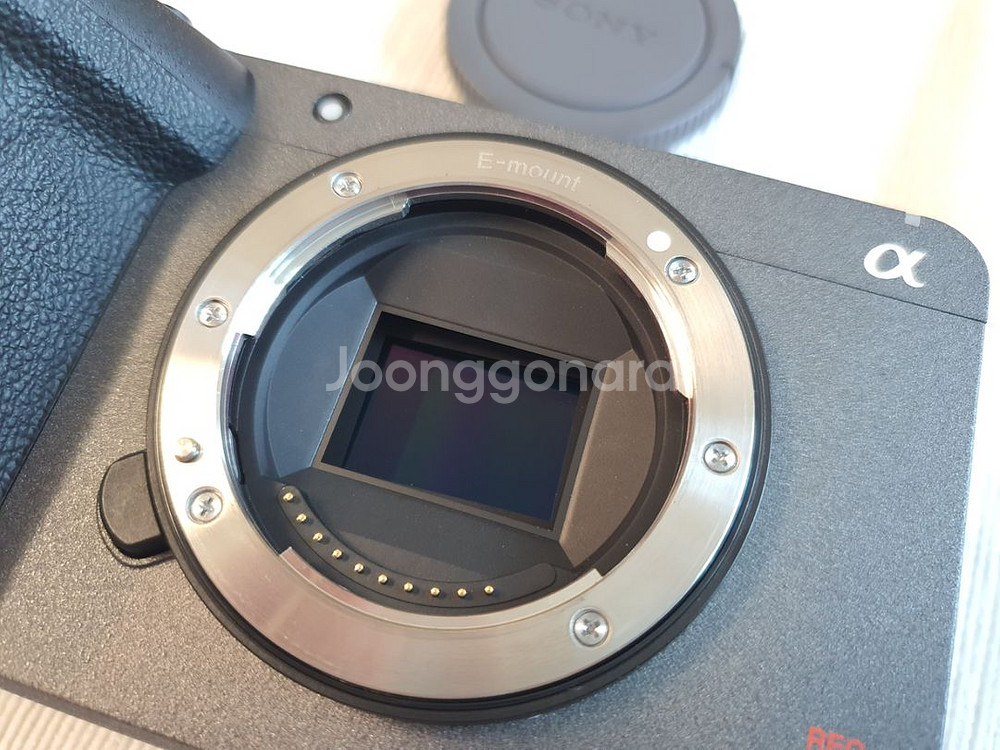 FX30 / SELP18105G--4