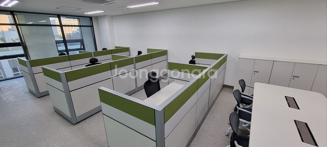 사무실 중고가구 퍼시스 책상 의자 회의용 중역용 파티션--3