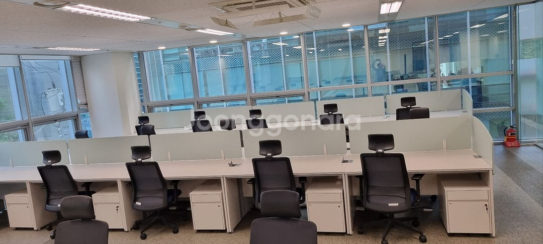 사무실 중고가구 퍼시스 책상 의자 회의용 중역용 파티션--4