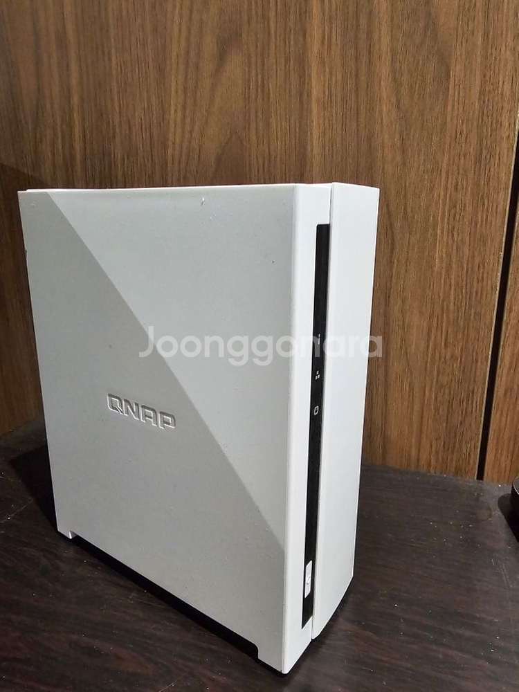 qnap ts 133 nas--0