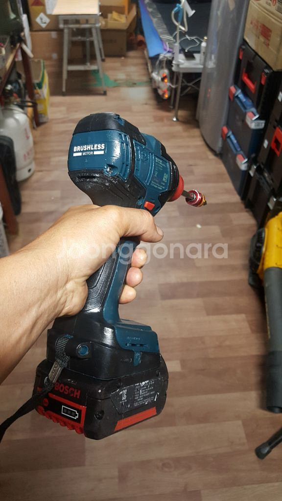 보쉬충전임팩드릴 2023년 복스렌치겸용 GDX18V--6