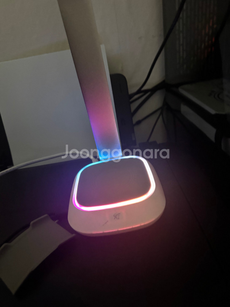 레이저 블랙샤크 v2 pro+충전걸이 팔아여--2