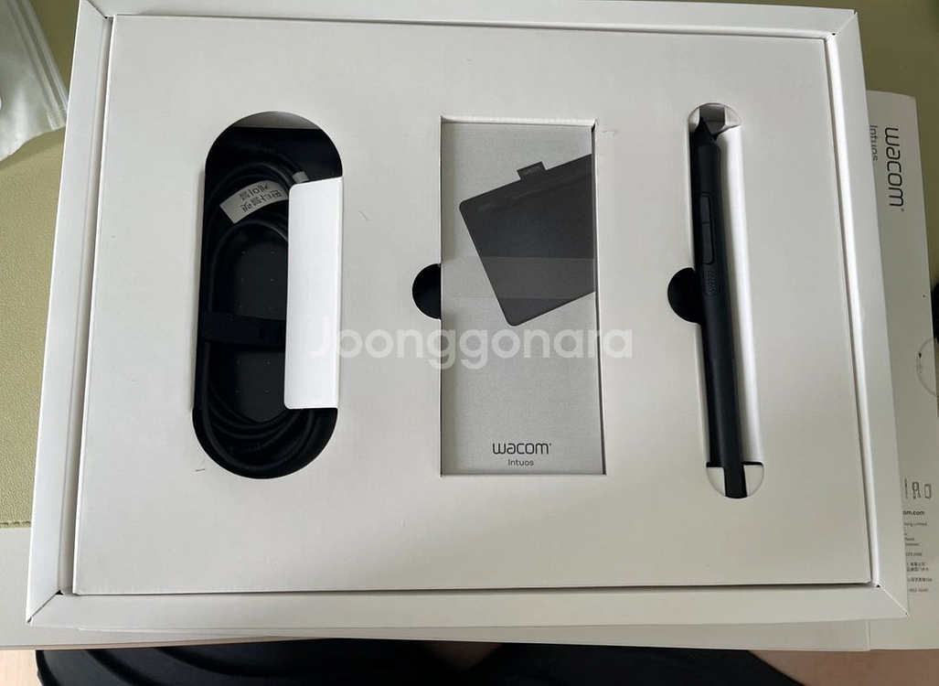 와콤 인튜어스 CTL-6100WL 블루투스 중형 타블렛--3