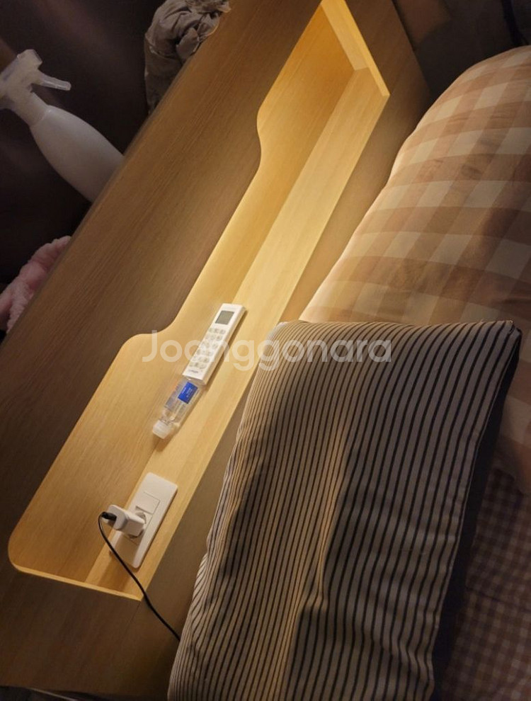 구매한지 2달된 슈퍼싱글 침대 프레임+매트릭스 팝니다--2