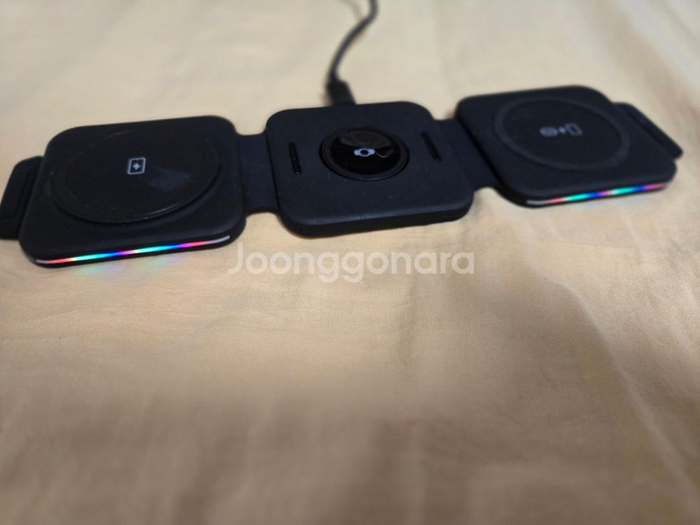 삼성 워치 핸드폰 이어폰까지 충전가능한 무선충전기--1