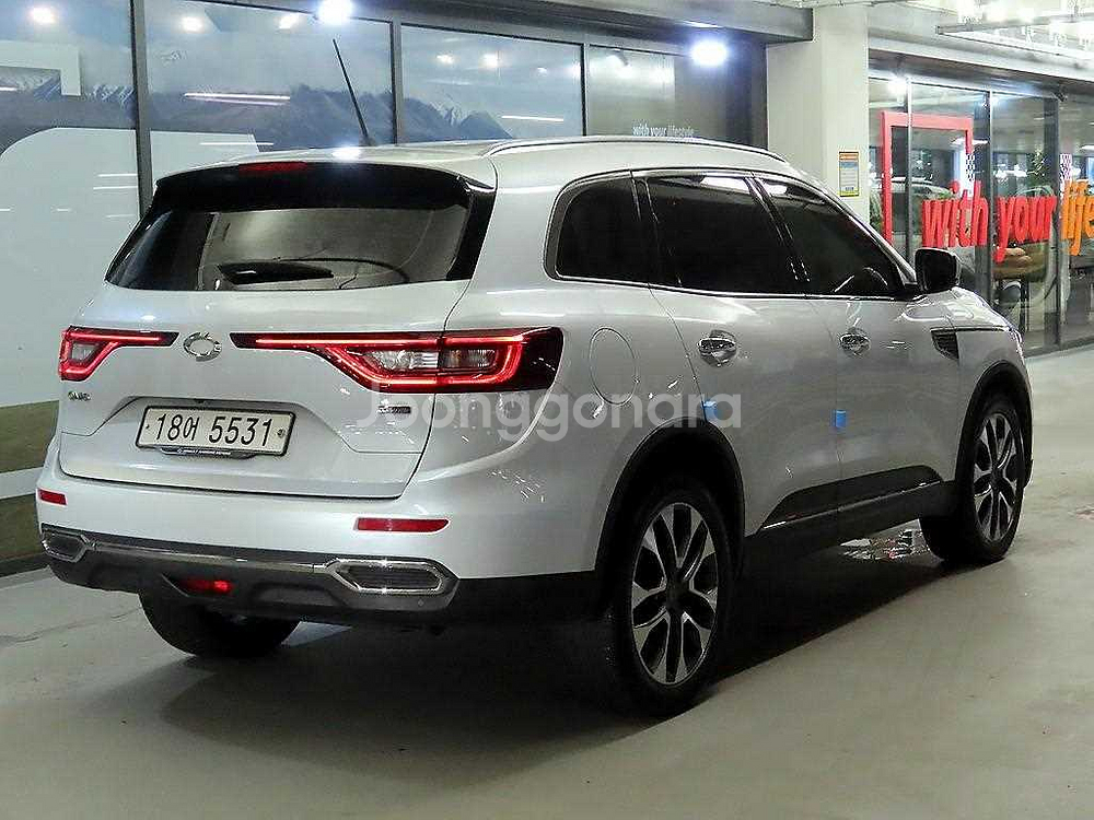 @17년식 QM6 2.0 dCi 4WD RE 시그니처--3