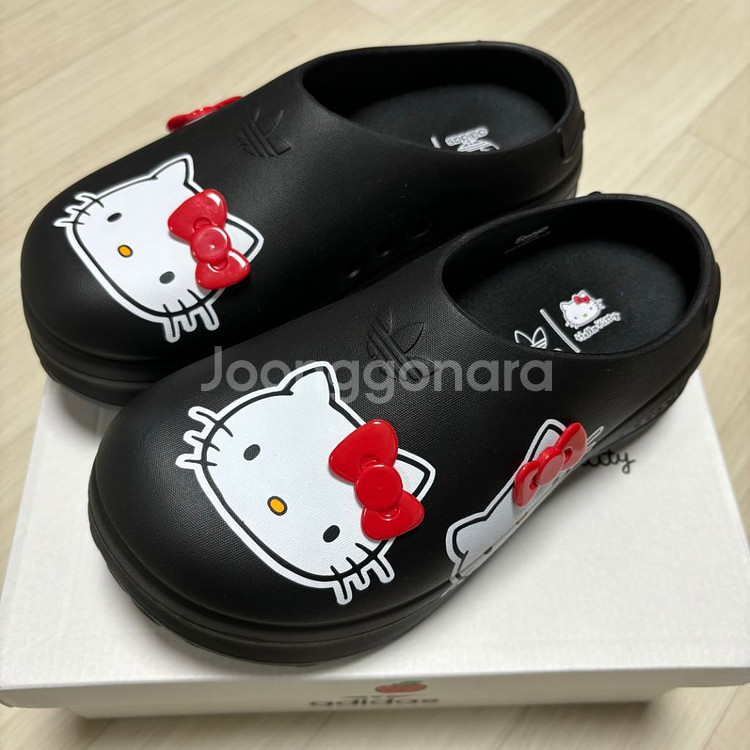 국내 정품 아디다스 헬로키티 아디폼 225--2