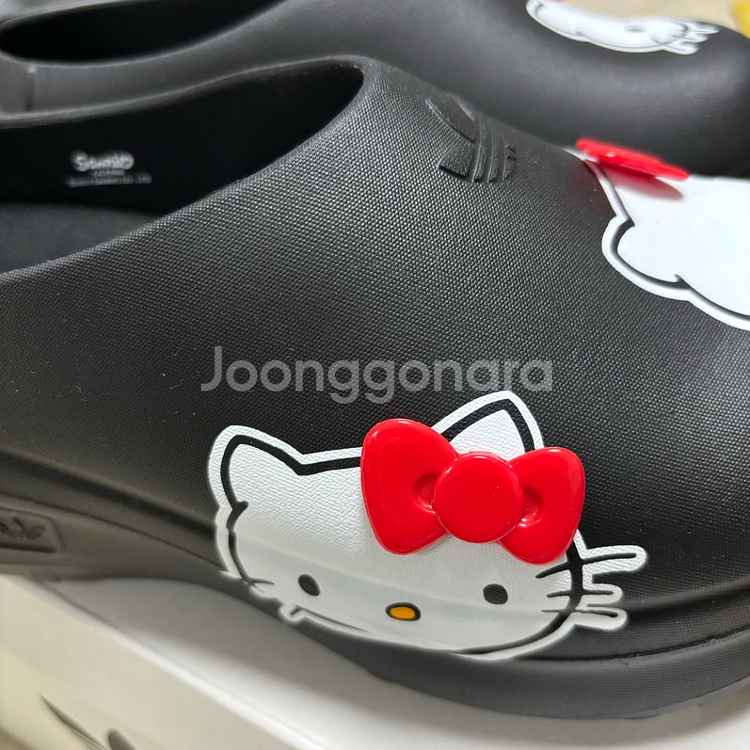 국내 정품 아디다스 헬로키티 아디폼 225--4